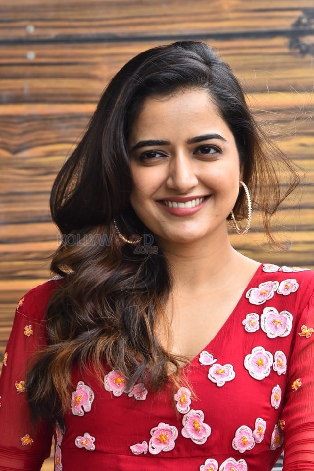 Beautiful Heroine Ashika Ranganath at Naa Saami Ranga Interview Pictures 02