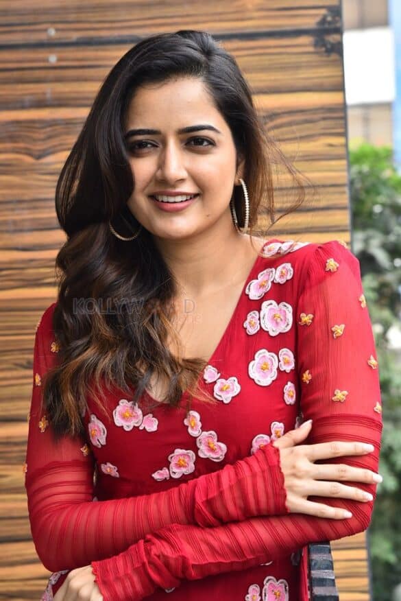 Beautiful Heroine Ashika Ranganath At Naa Saami Ranga Interview ...