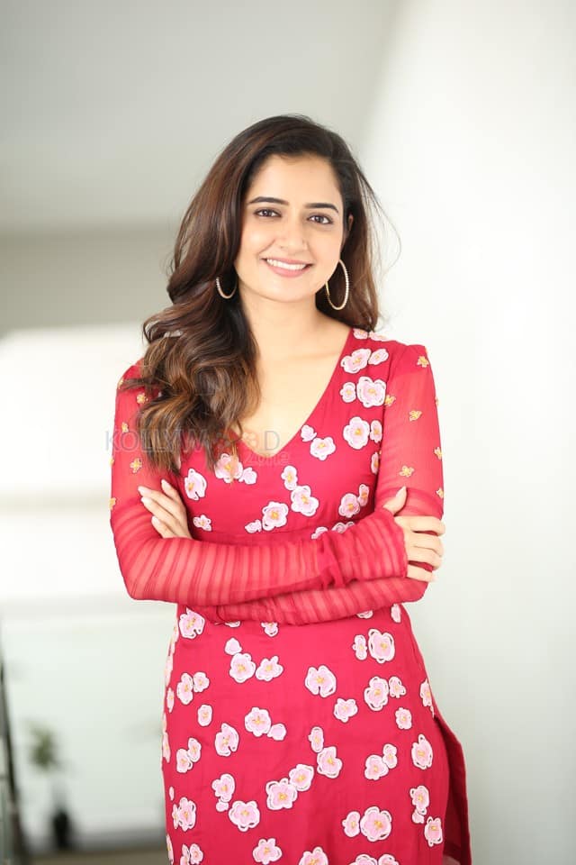 Beautiful Heroine Ashika Ranganath at Naa Saami Ranga Interview Pictures 20