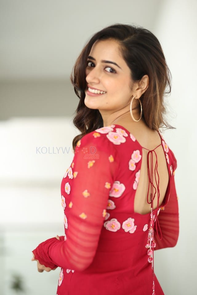 Beautiful Heroine Ashika Ranganath at Naa Saami Ranga Interview Pictures 23