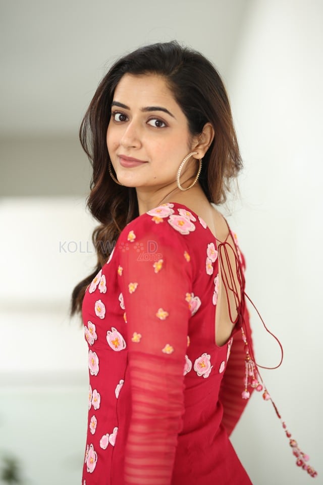 Beautiful Heroine Ashika Ranganath at Naa Saami Ranga Interview Pictures 24