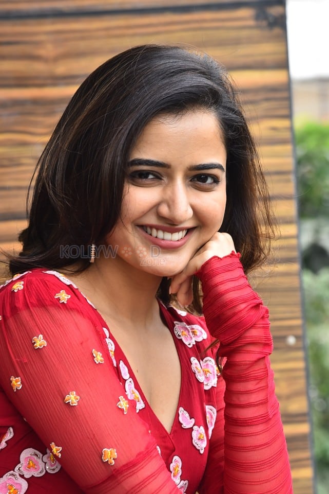 Beautiful Heroine Ashika Ranganath at Naa Saami Ranga Interview Pictures 77