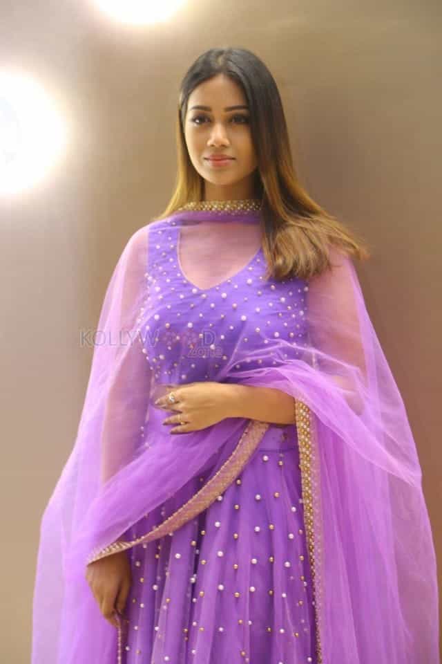 Beautiful Nivetha Pethuraj Photos