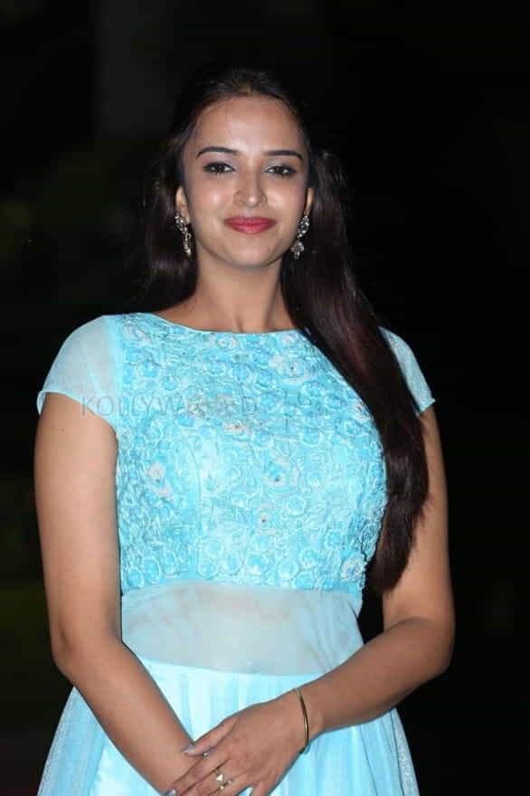 Darsakudu Heroine Poojitha Pictures