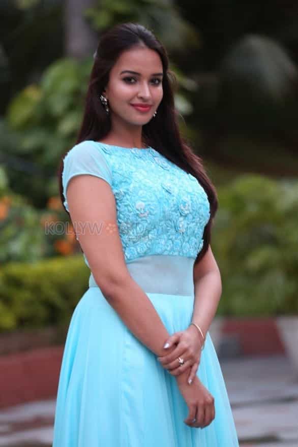 Darsakudu Heroine Poojitha Pictures