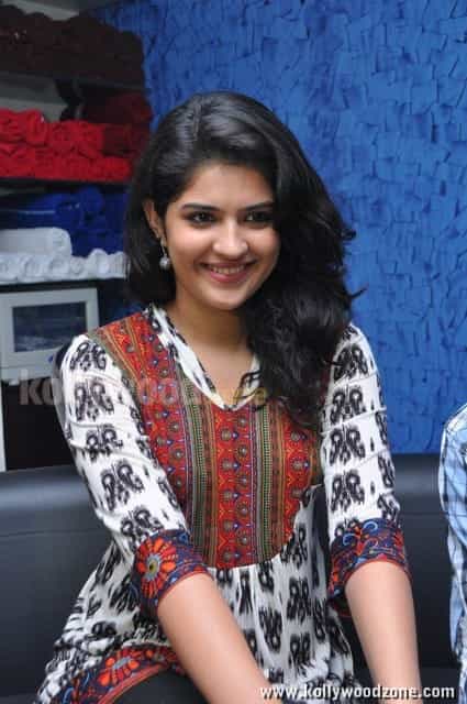 Deeksha Seth Cute Pics