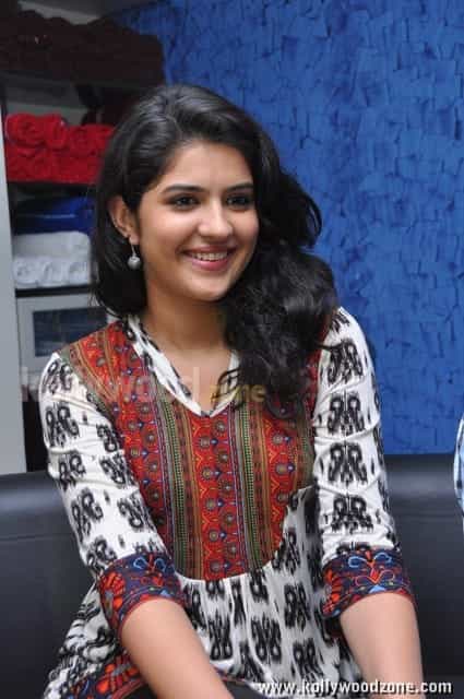 Deeksha Seth Cute Pics