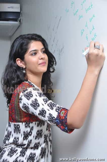 Deeksha Seth Cute Pics