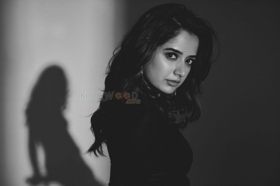 Gathavaibhava Actress Ashika Ranganath Sexy Black Photos 09