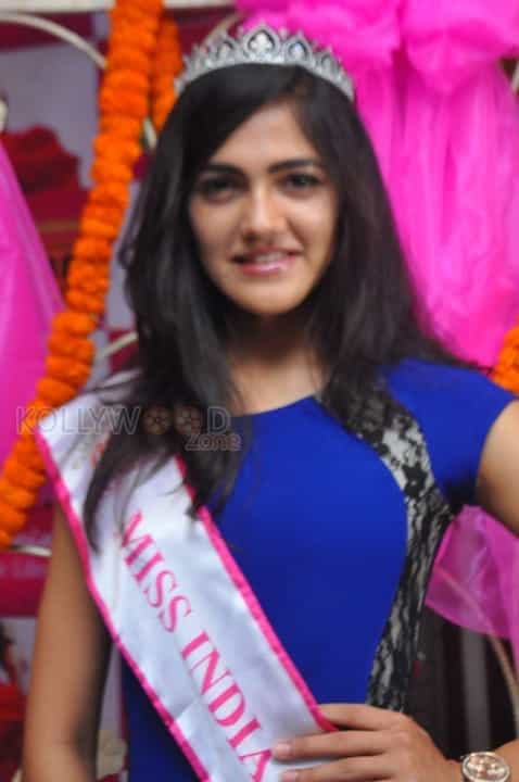 Miss India Telangana Simran Chowdary Photos