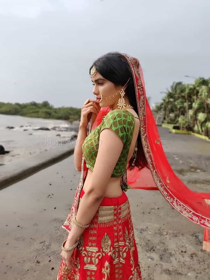 Model Adah Sharma Traditional Indian Costume Photos