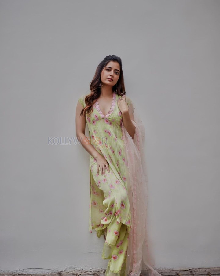 Most Desirable Women Ashika Ranganath in a Simple Floral Kurta Pictures 02