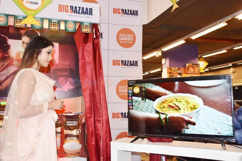 Nivetha Pethuraj At The Launch Of Golden Harvest Sona Masoori Rice Brand At Big Bazaar Photos