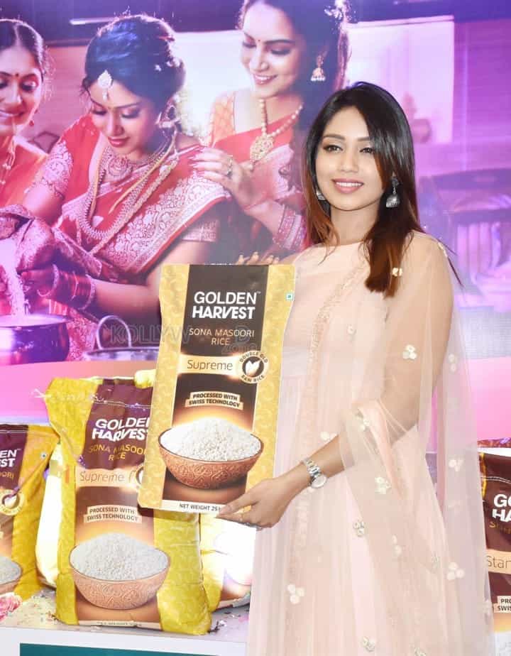 Nivetha Pethuraj At The Launch Of Golden Harvest Sona Masoori Rice Brand At Big Bazaar Photos