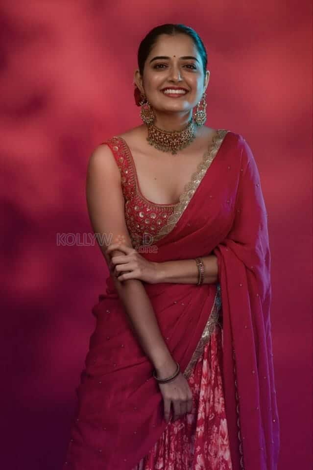 Pattathu Arasan Movie Heroine Ashika Ranganath Hot in Red Saree Photos 07