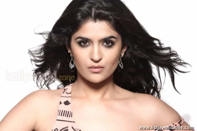 Sexy Deeksha Seth Latest Photos