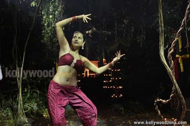 Shraddha Das Pictures In Nankam Pirai Movie