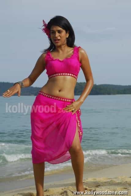 Telugu Actress Shraddha Das Hot Swimsuit Pictures