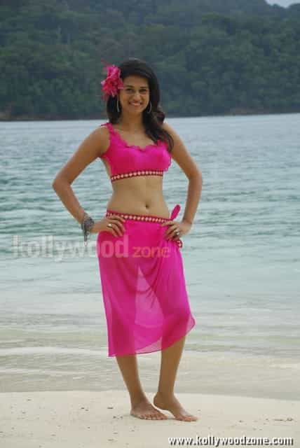 Telugu Actress Shraddha Das Hot Swimsuit Pictures