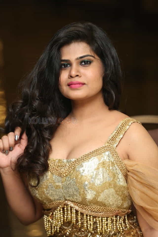 Actress Alekhya At Kgf Pre Release Event Function Photos 01