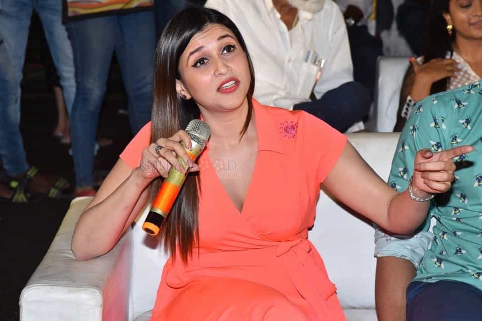 Actress Mannara Chopra At Sita Beer Fest Photos 01