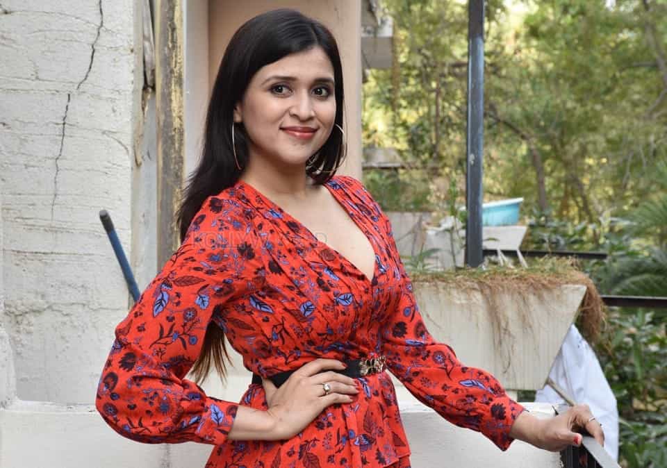 Actress Mannara Chopra At The Curtain Raiser Of Hi life Exhibition Photos 03