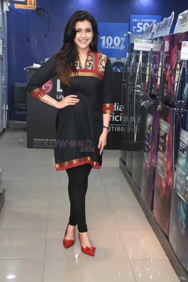 Actress Mannara Chopra At The Launch Of Festive Offers By Bajaj Electronics In Hyderabad Photos 17