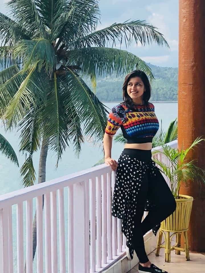 Actress Mannara Chopra Holiday Photos 12