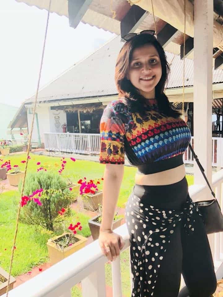 Actress Mannara Chopra Holiday Photos 13