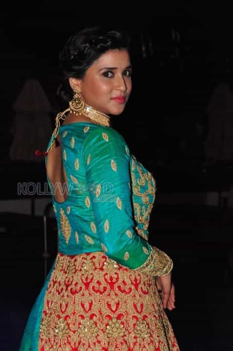 Actress Mannara Chopra Latest Pictures 30