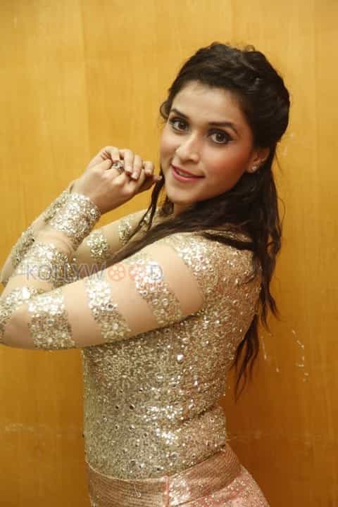 Actress Mannara Photoshoot Stills 09