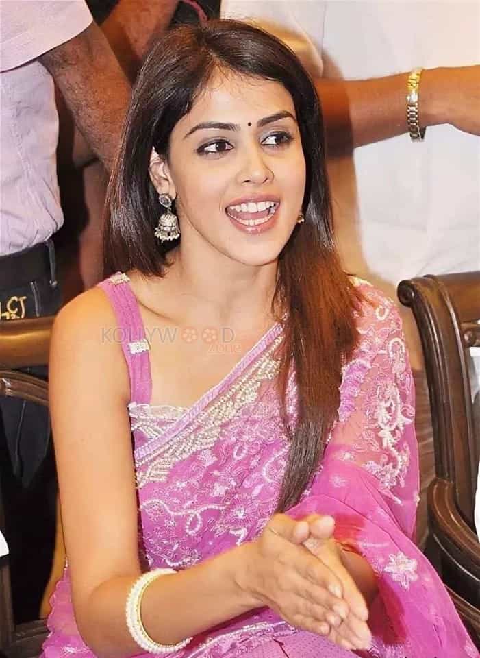 Cute Actress Genelia Photos 01