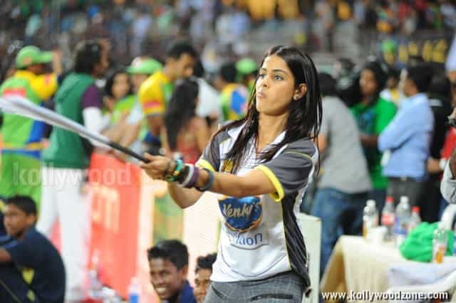 Cute Genelia At Ccl Match Photos 01