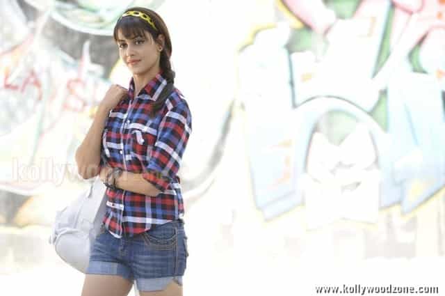 Cute Sexy Genelia Pictures 10