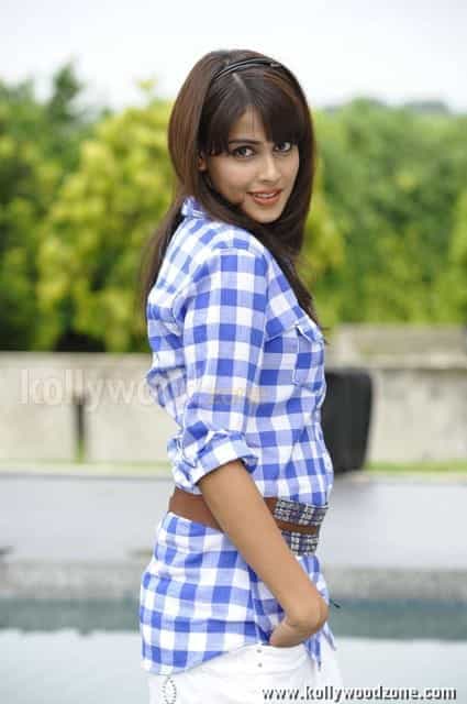 Cute Sexy Genelia Pictures 20