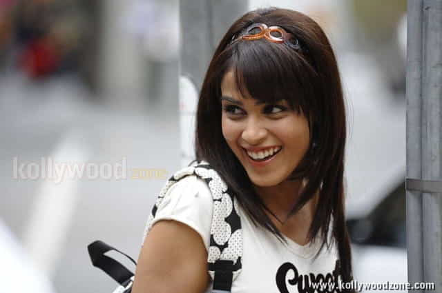 Cute Sexy Genelia Pictures 22