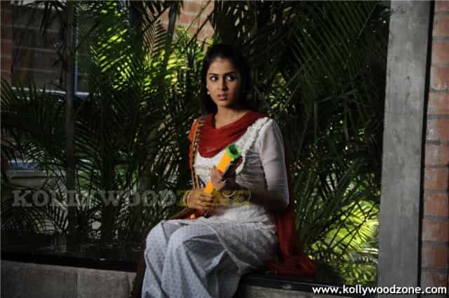 Genelia Pictures 04