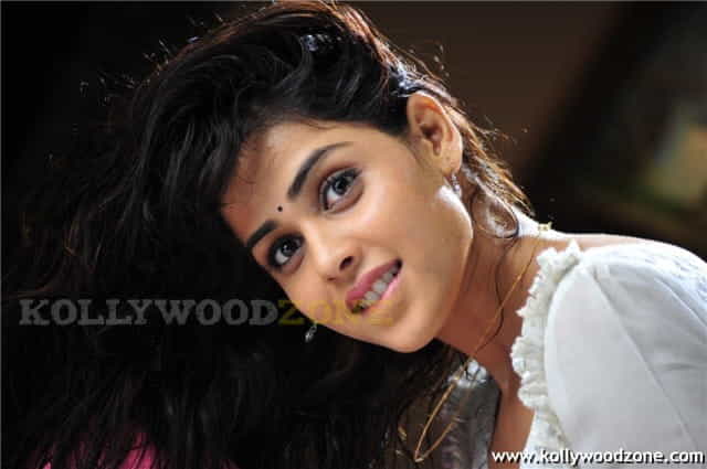 Genelia Pictures 08