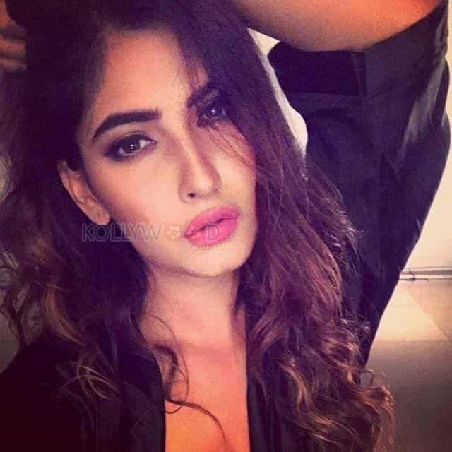 Karishma Sharma Very Hot Photos 04