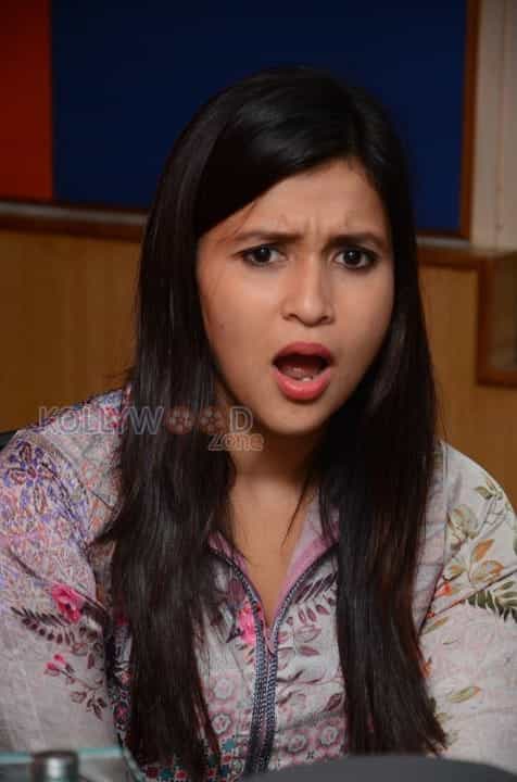 Mannara Chopra At Radio City 91 1 Fm Station Photos 09