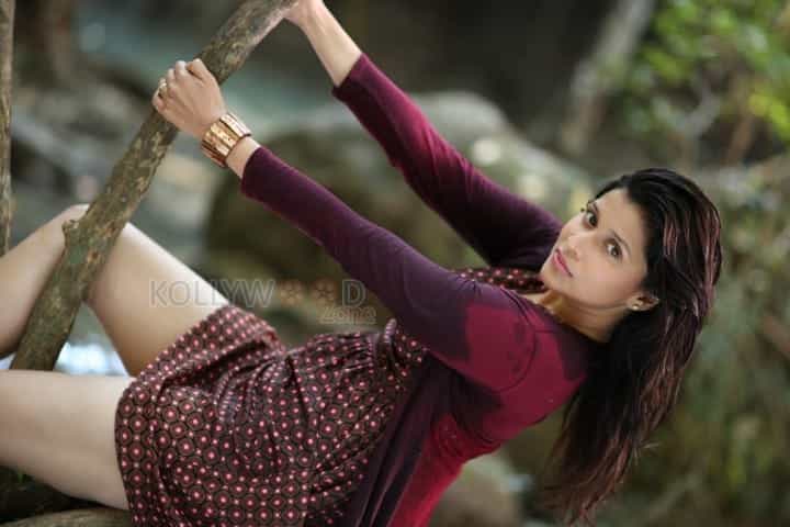 Rogue Movie Heroine Mannara Chopra Sexy Photos 01