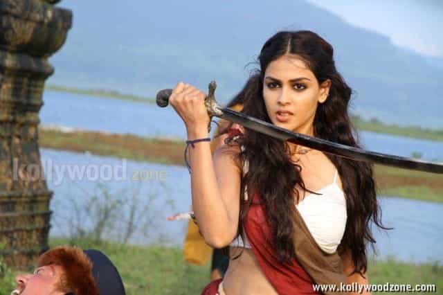 Sexy Genelia In Urumi Stills 14