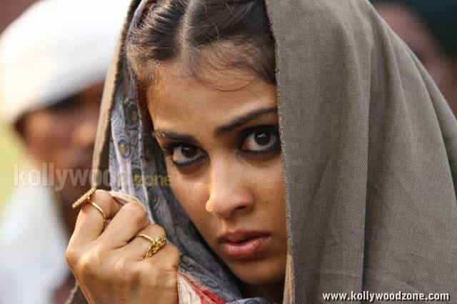 Sexy Genelia In Urumi Stills 17