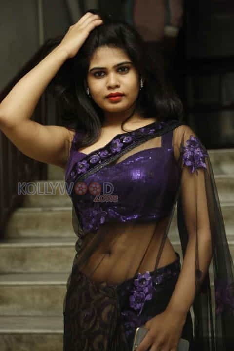 Sexy Telugu Actress Alekhya Saree Pictures 17