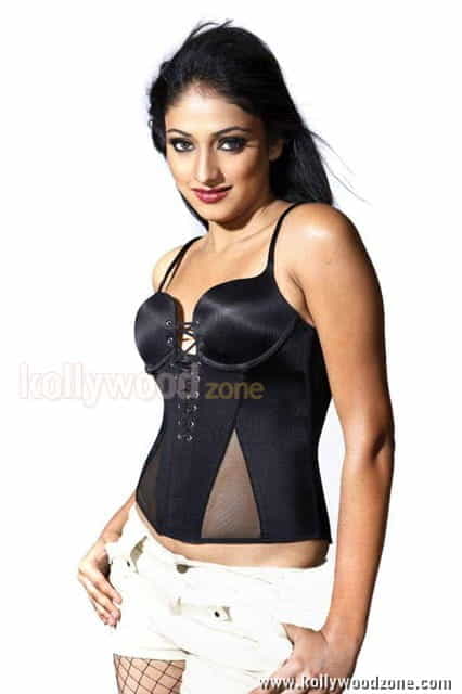 Actress Hari Priya Hot Spicy Photos 10