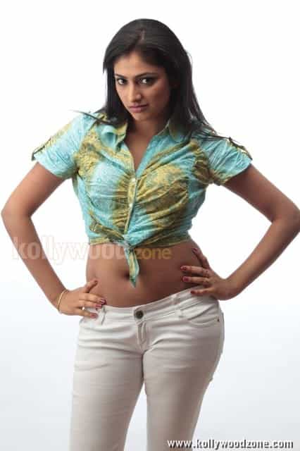 Actress Haripriya In Thulli Ezhunthathu Kadhal Movie Pics 03