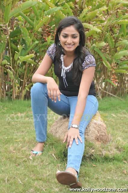 Actress Haripriya Pictures 14