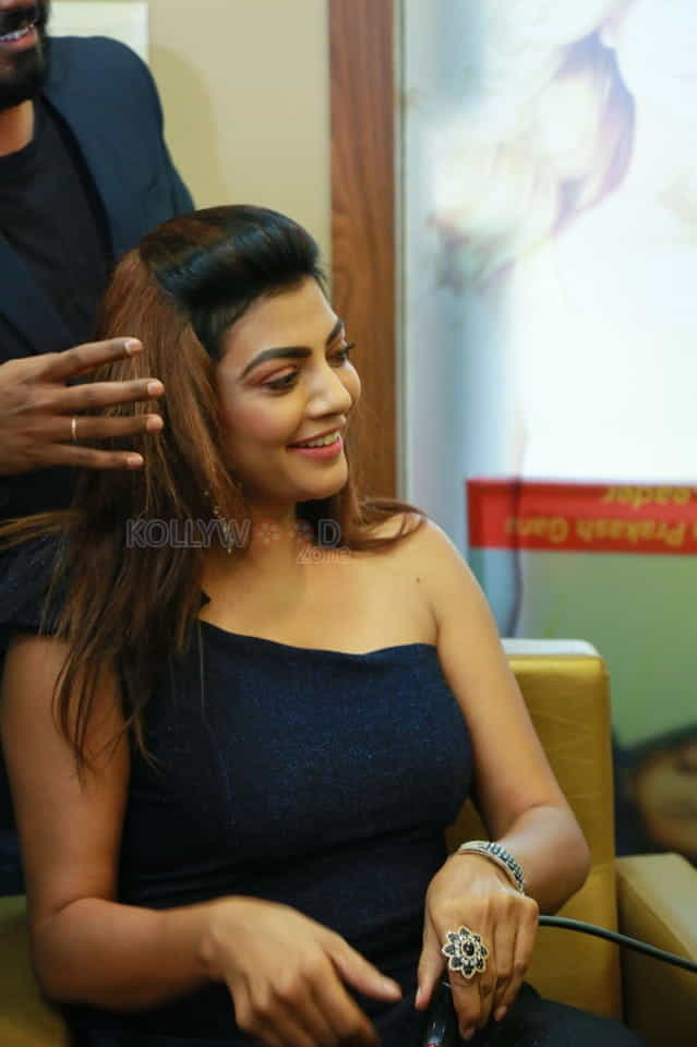 Actress Lahari At Boss Hair Beauty Salon Launch Photos 07