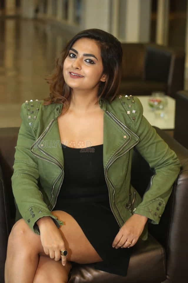 Actress Neha Deshpande At Beautyland In Jrc Convention Centre Photos 03