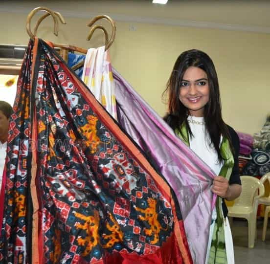 Actress Neha Deshpande At Pochampally Ikat Art Mela Photos 16